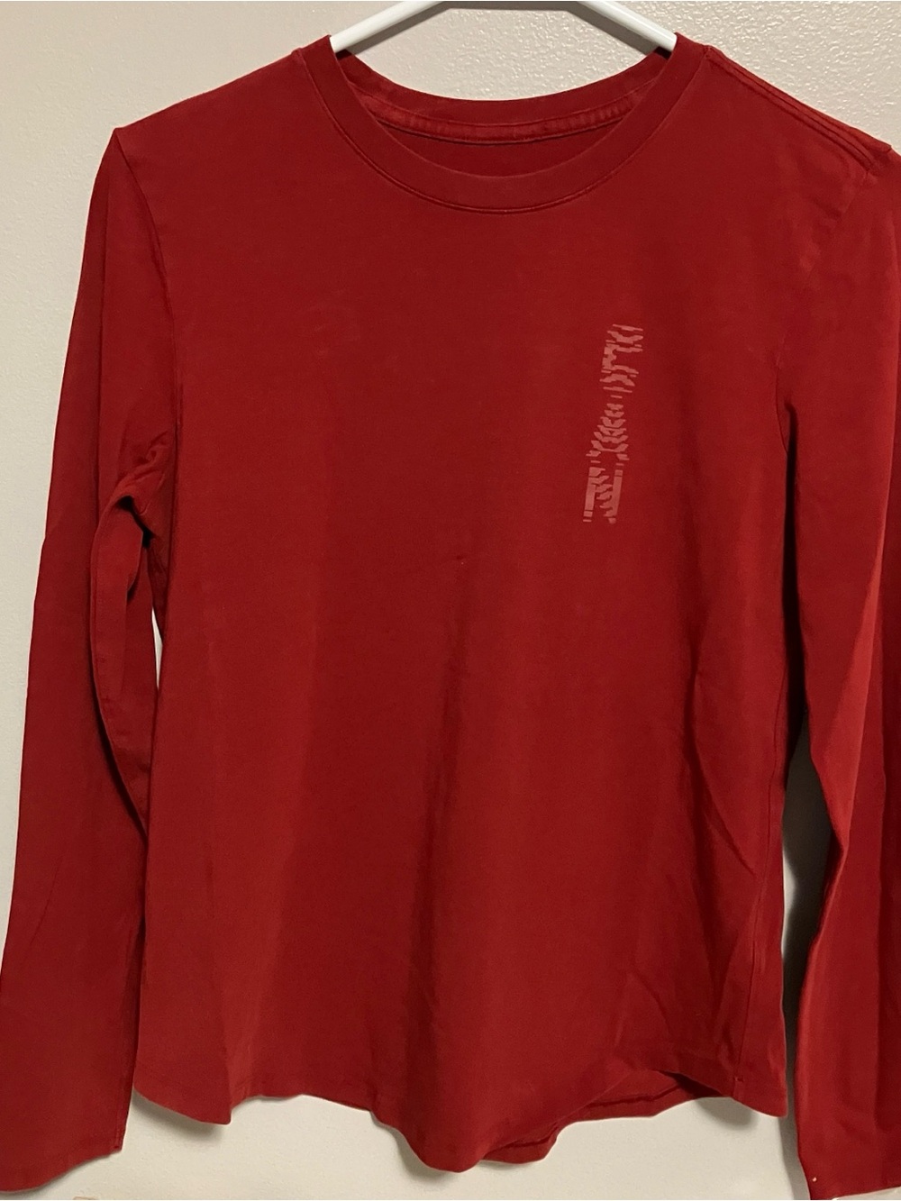 Lululemon team Canada love tshirt long sleeve size 6